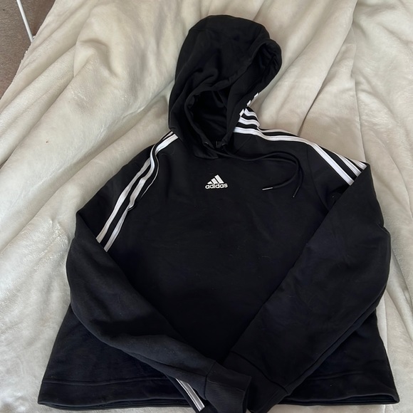 adidas Tops - Adidas hoodie size medium